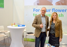 Andreas and Ruth Schülter with Freshbag, which offers a packing solution preventing leakage of potted plants during shipping
